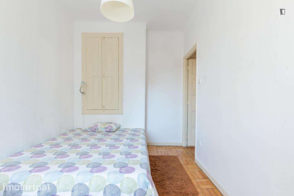 Quarto - localizado em Santo Ildefonso Porto - Grande imagem: 3/12