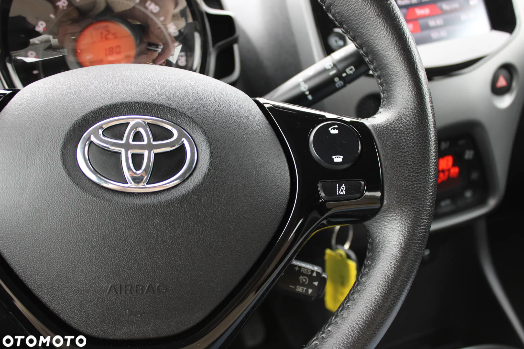 Toyota Aygo x-sky - 32