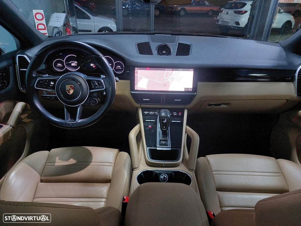 Porsche Cayenne Coupé E-Hybrid - 41