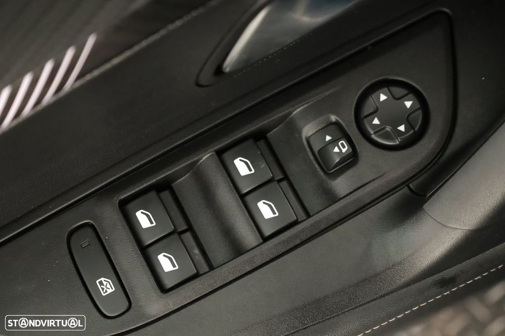 Peugeot 2008 1.2 PureTech Allure - 20