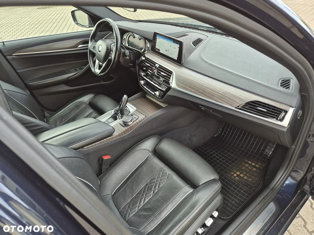 BMW Seria 5 520d xDrive Luxury Line sport - 27