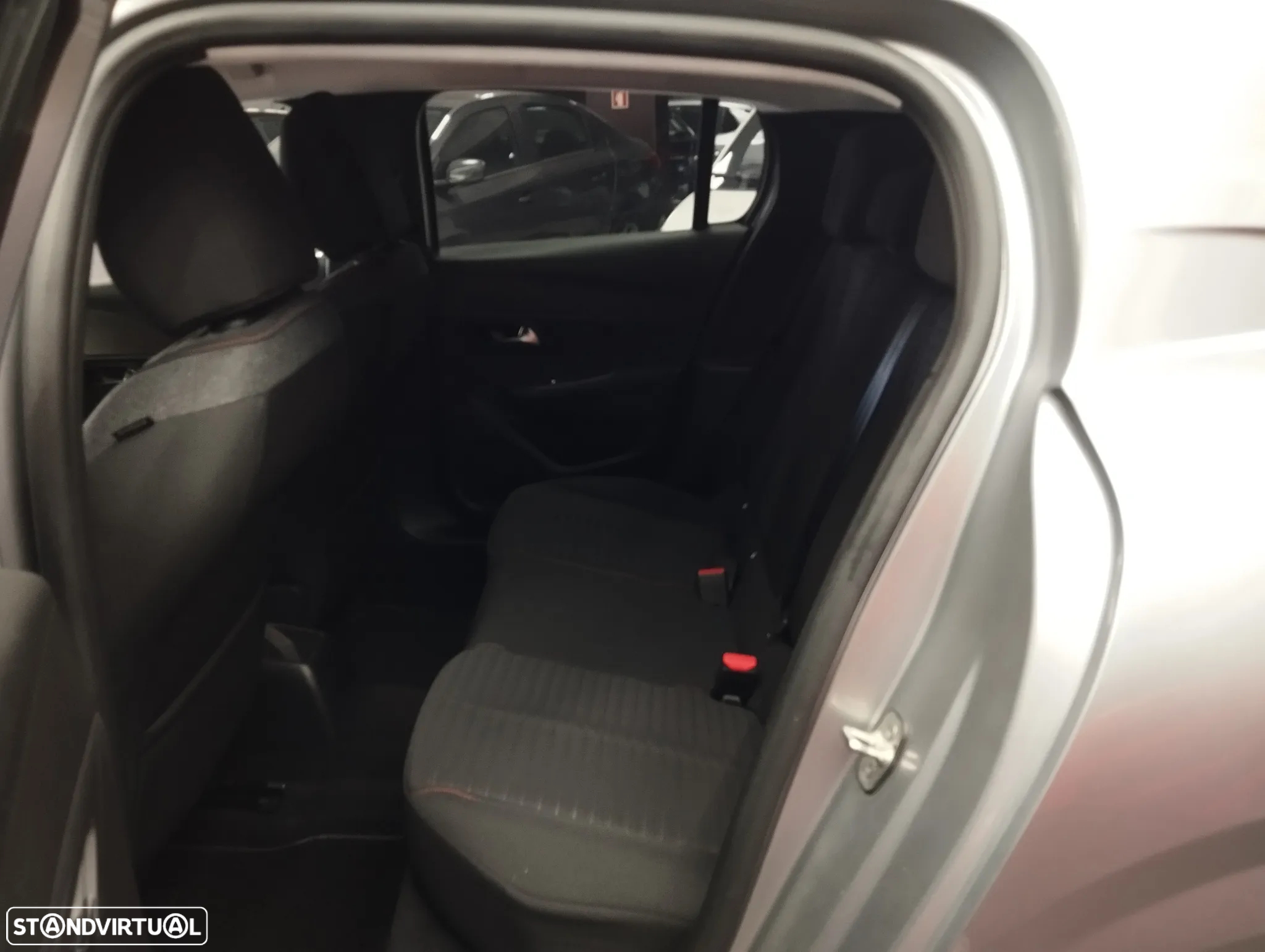Peugeot 208 1.2 PureTech Active Pack - 12