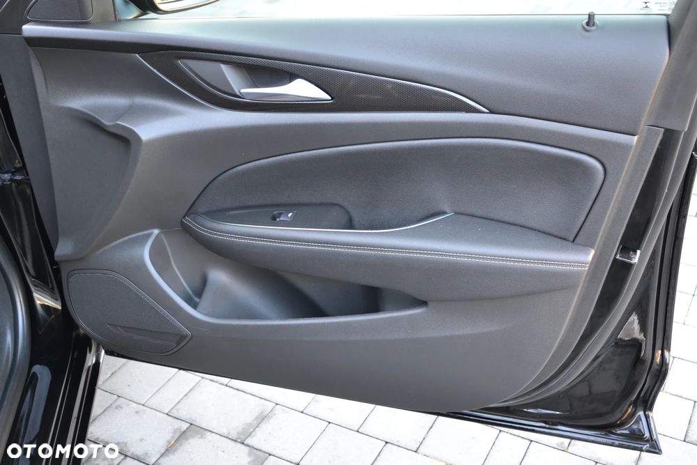 Opel Insignia - 26