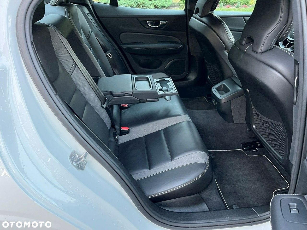 Volvo S60 T4 R-Design - 17
