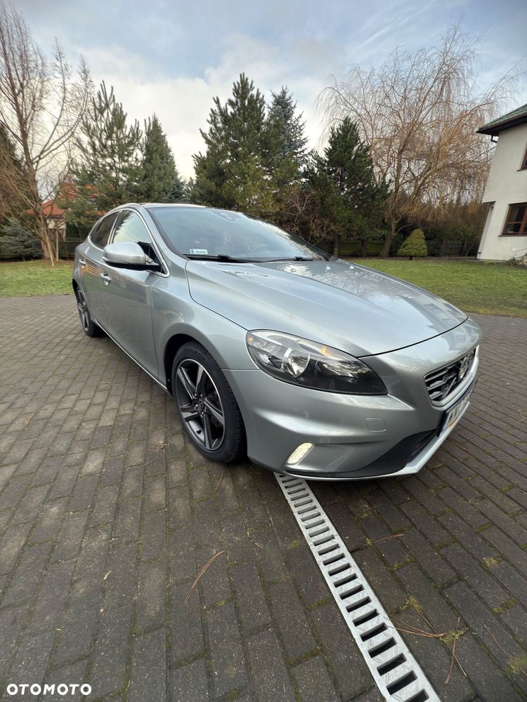 Volvo V40 D2 R-Design - 17