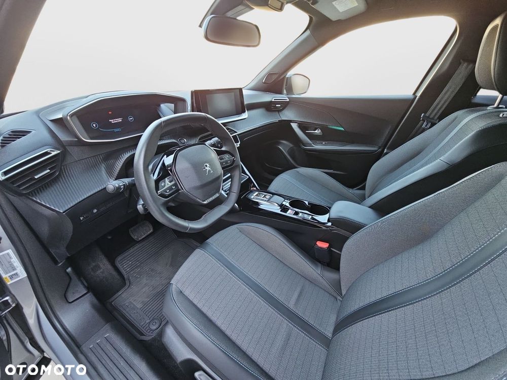 Peugeot 2008 50kWh Allure - 21