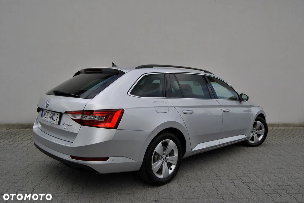 Skoda Superb 2.0 TDI 4x4 DSG Style - 10