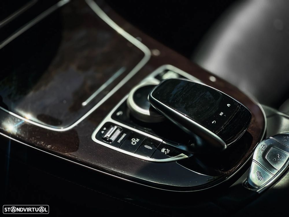 Mercedes-Benz E 53 AMG 4Matic+ - 22