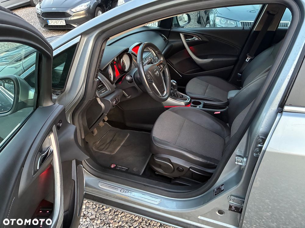 Opel Astra 1.6 Turbo Edition - 8