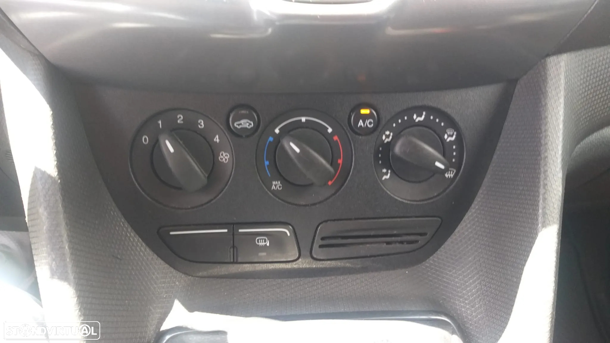 Ford Transit Connect 1.6 TDCi 3 Lugares - 17