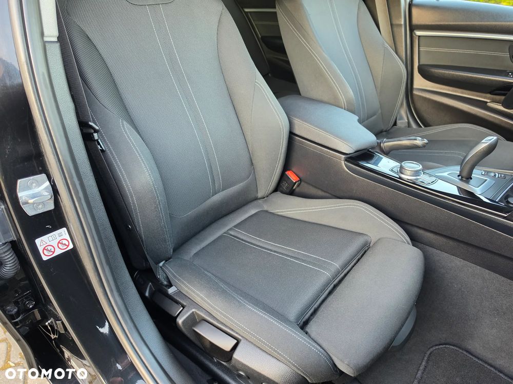 BMW Seria 3 318d Edition M Sport Shadow - 39