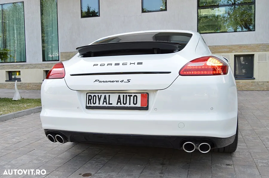 Porsche Panamera 4S PDK - 17