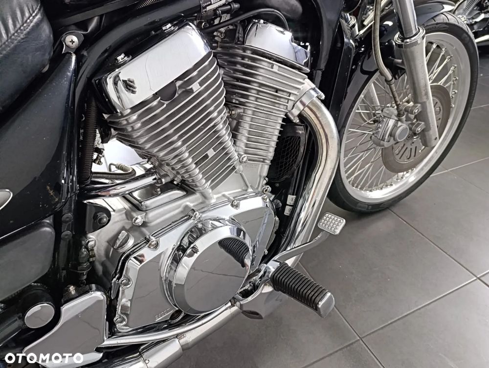 Suzuki Intruder - 15