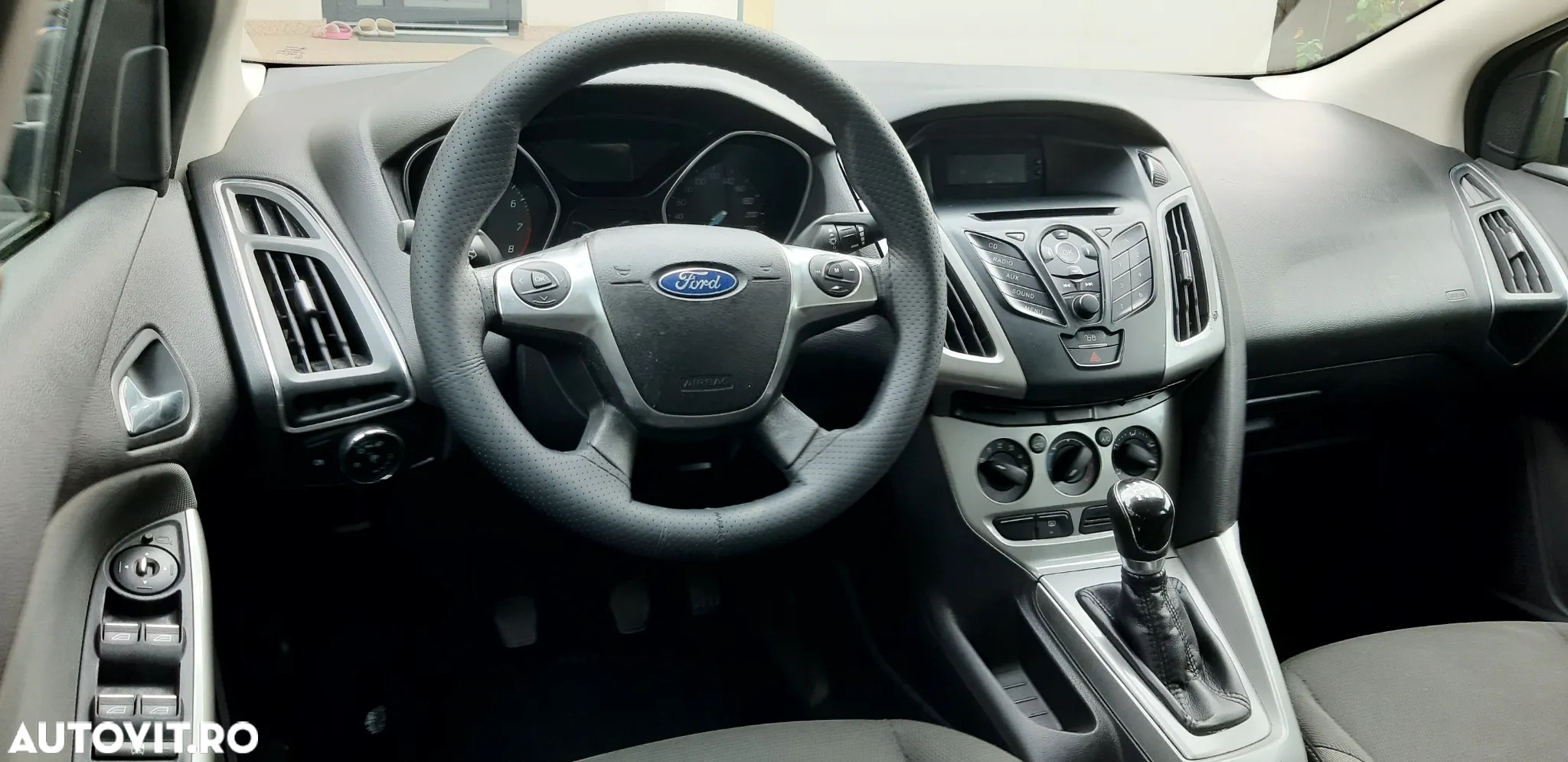 Ford Focus Turnier 1.6 Ti-VCT Champions Edition - 10