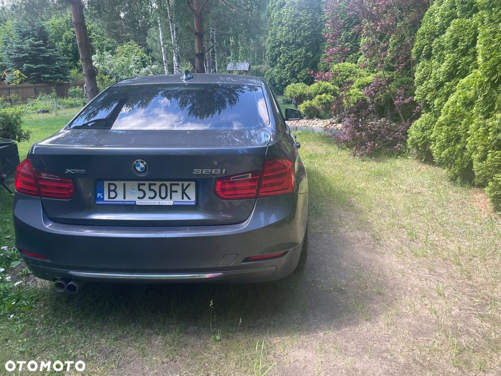 BMW Seria 3 328i xDrive Luxury Line - 6