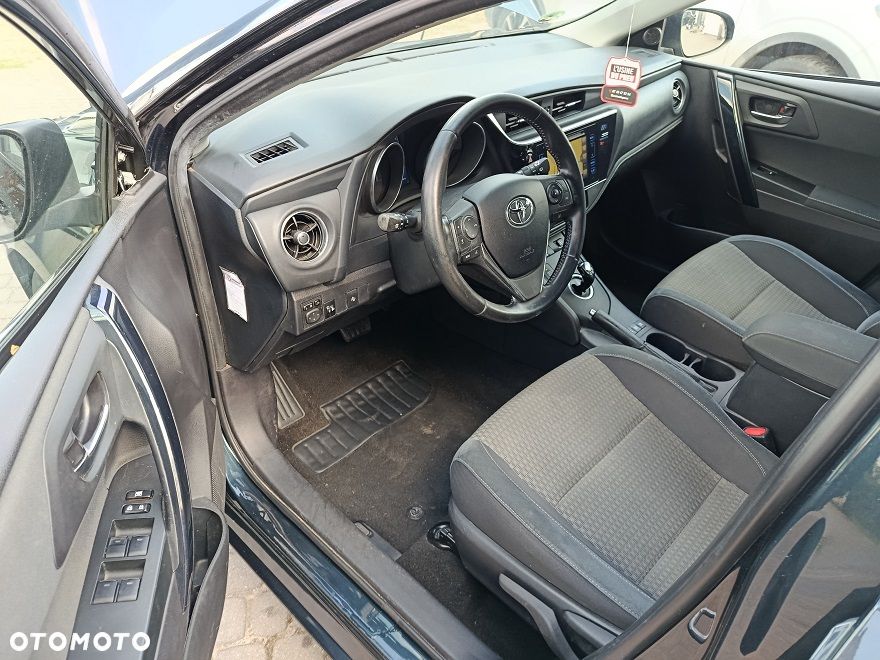Toyota Auris - 12