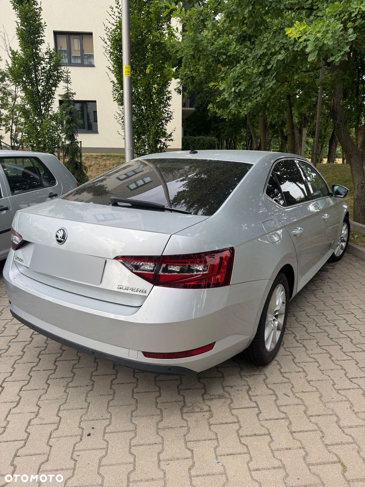 Skoda Superb 2.0 TDI Ambition DSG - 7
