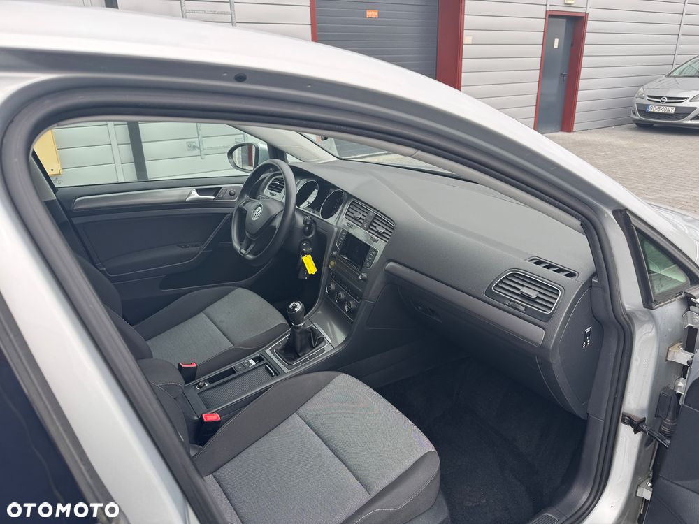 Volkswagen Golf 1.2 TSI BlueMotion Technology Comfortline - 23