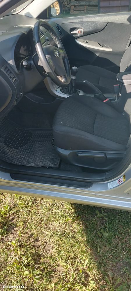 Toyota Corolla 1.6 VVT-i Luna - 9