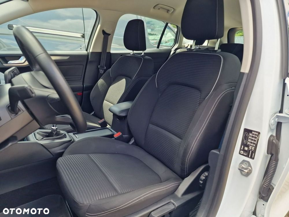 Ford Focus 1.0 EcoBoost mHEV Titanium - 17