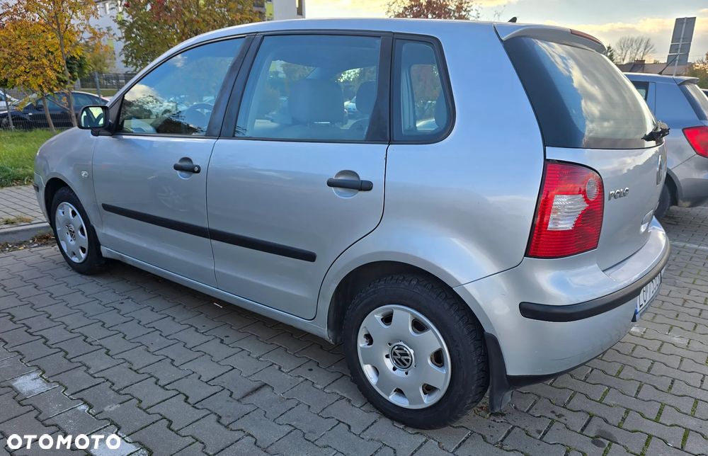 Volkswagen Polo 1.4 16V Comfortline - 5