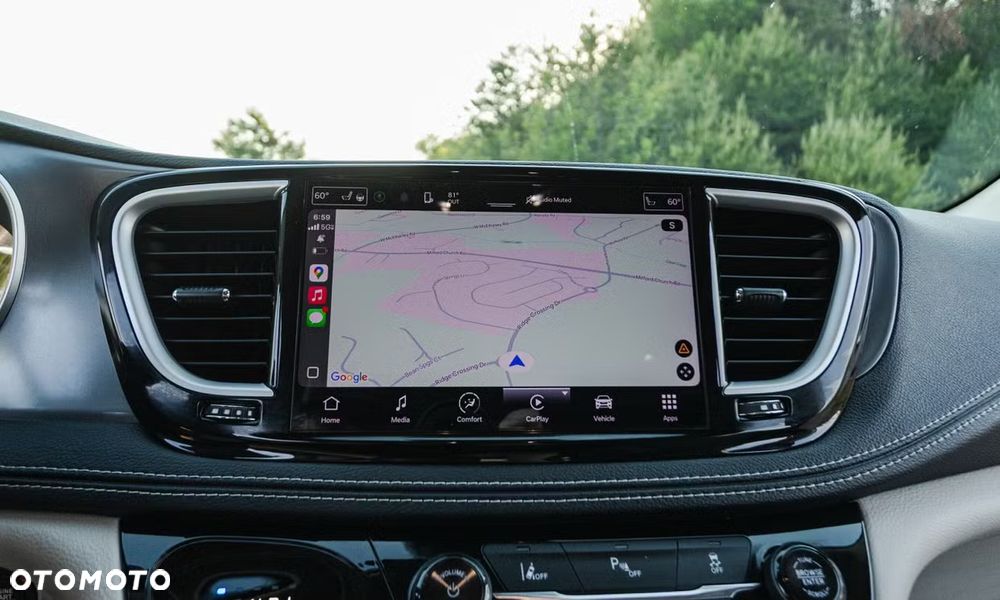 Chrysler Pacifica - 12