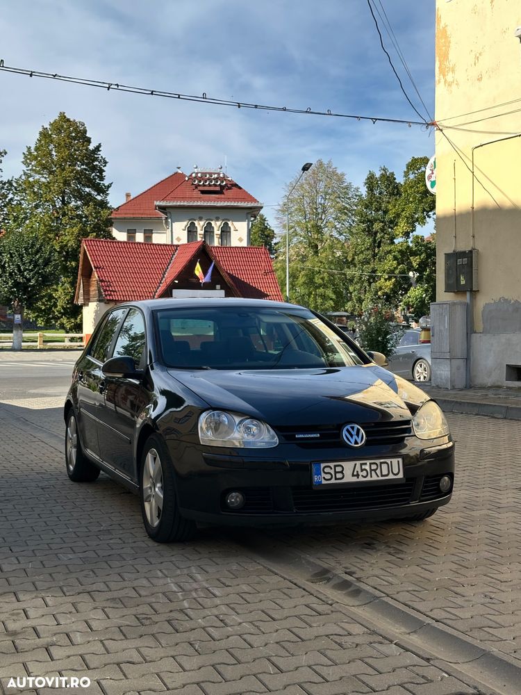 Volkswagen Golf - 1