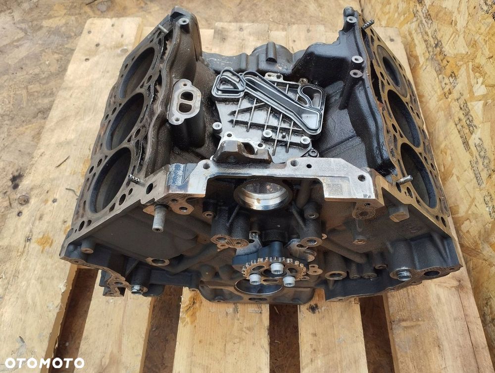 BLOK DÓŁ SILNIKA CJG 059023AD AUDI Q7 3.0 TDI V6 - 6