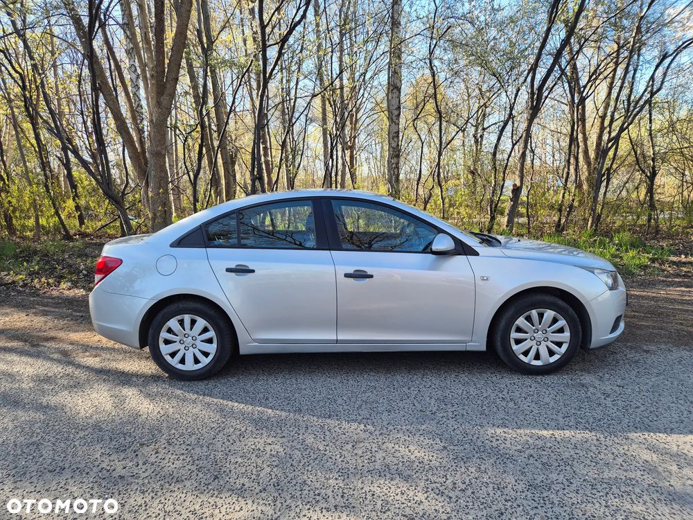 Chevrolet Cruze 1.6 LS - 4