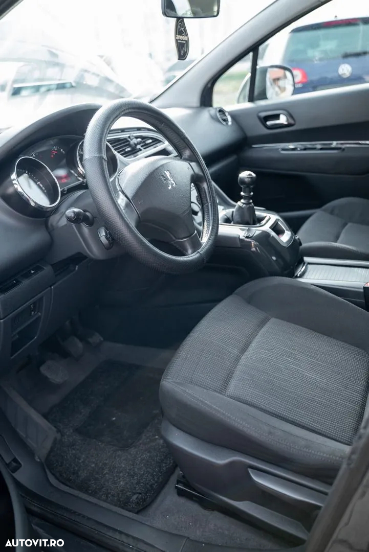 Peugeot 5008 - 26