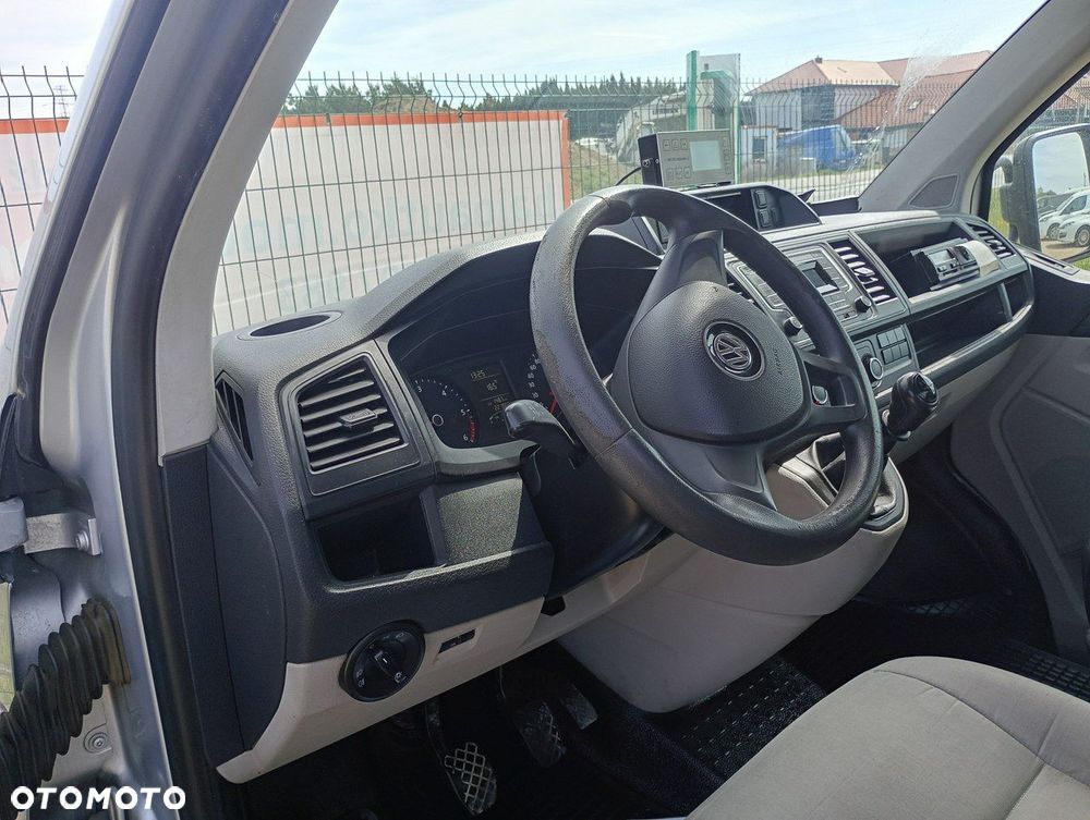 Volkswagen Transporter - 12