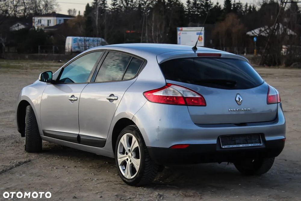 Renault Megane 1.6 16V 100 Expression - 9