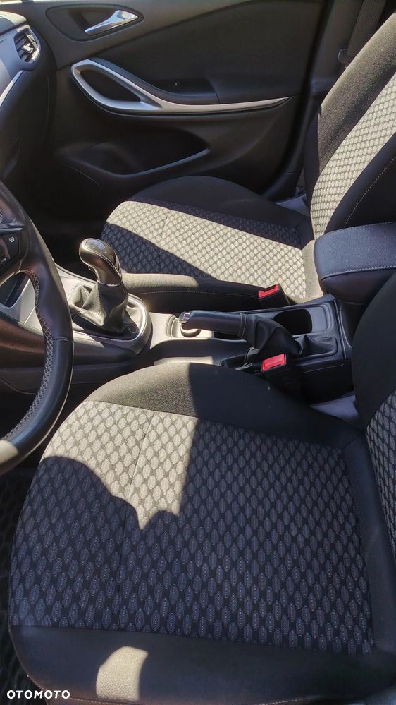 Opel Astra 1.2 T Edition S&S - 11