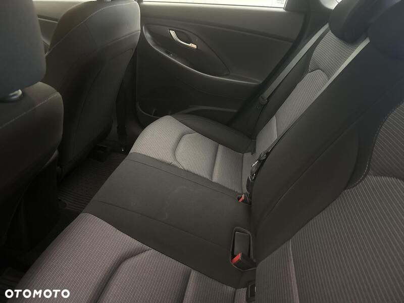 Hyundai i30 1.5 DPI Classic + - 20