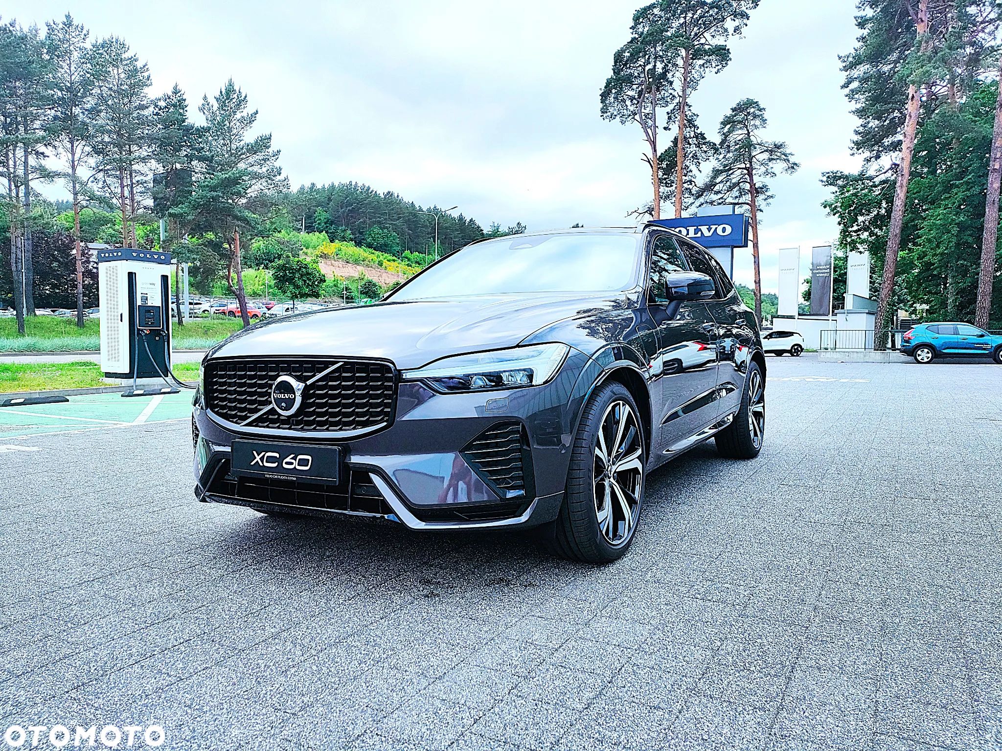Volvo XC 60 T6 Plug-In Hybrid AWD Ultra Dark - 1