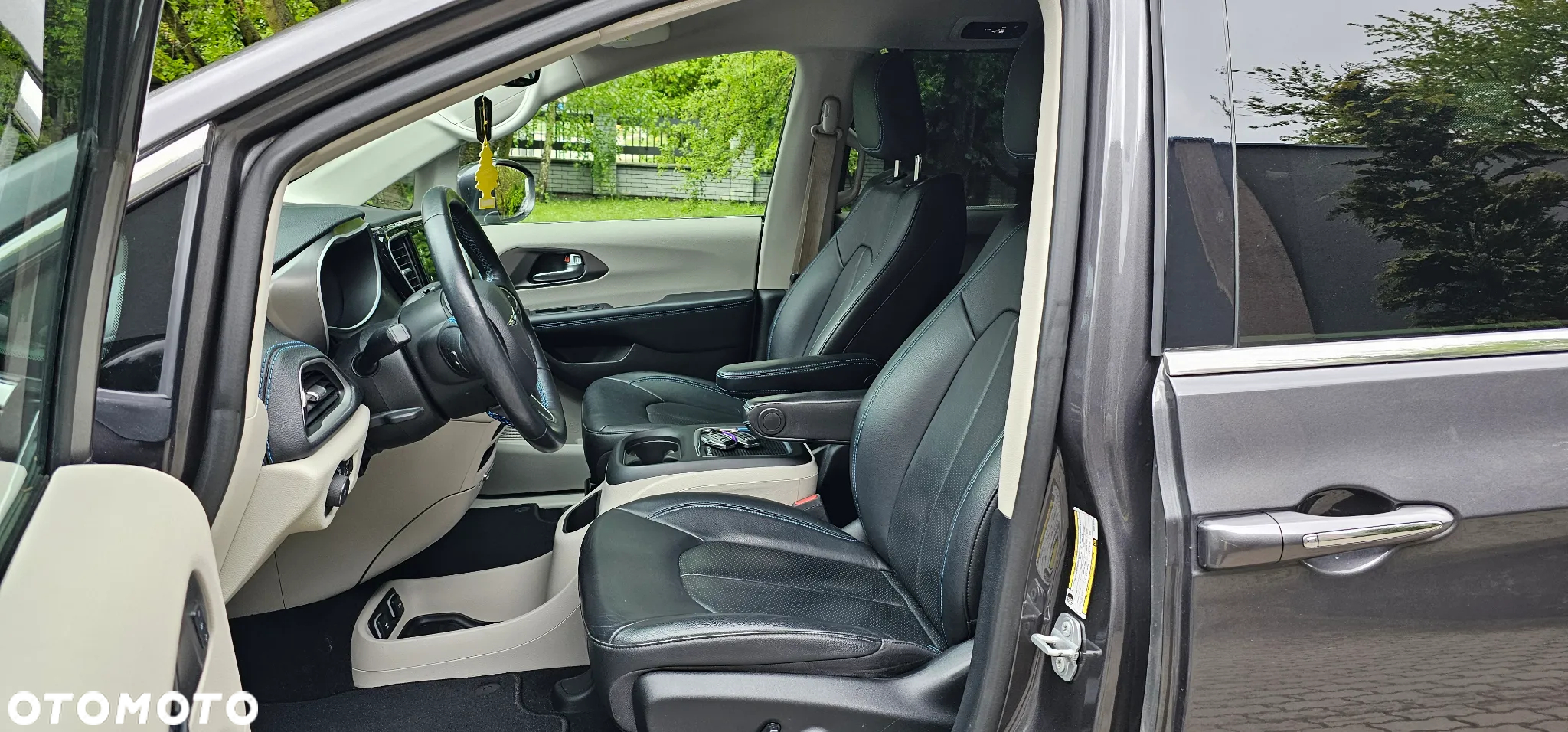 Chrysler Pacifica - 11