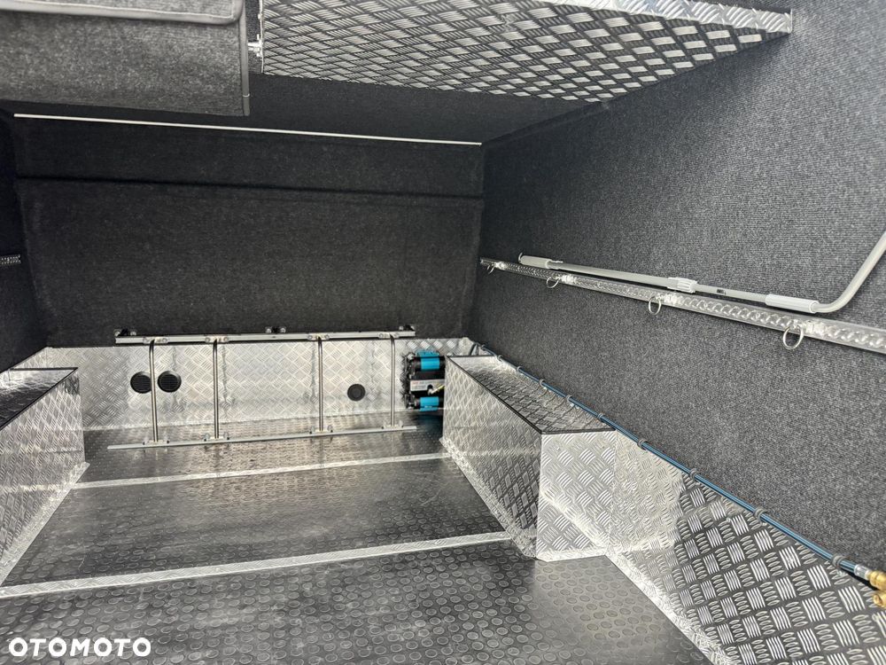 Mercedes-Benz Sprinter - 23