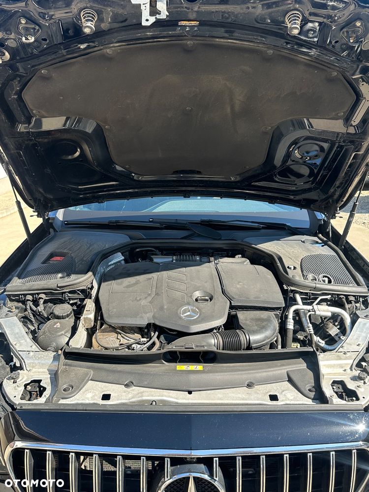 Mercedes-Benz Klasa E 220 d 4-Matic 9G-TRONIC - 13