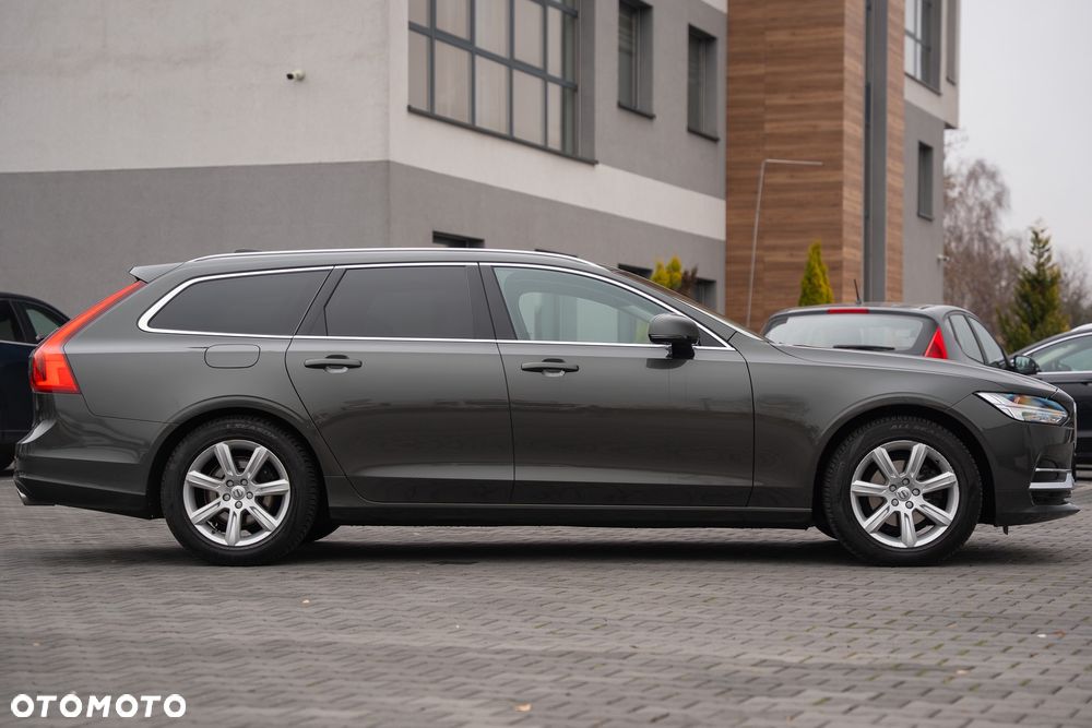 Volvo V90 D3 Geartronic Momentum Pro - 17