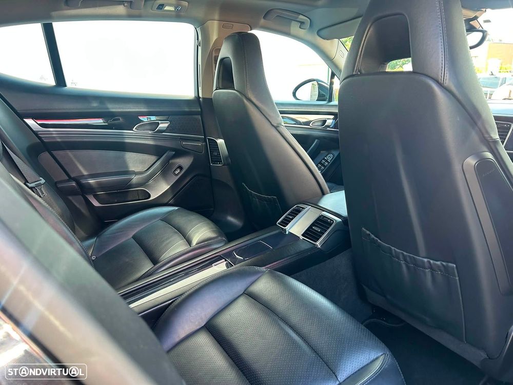 Porsche Panamera Platinum Edition - 48