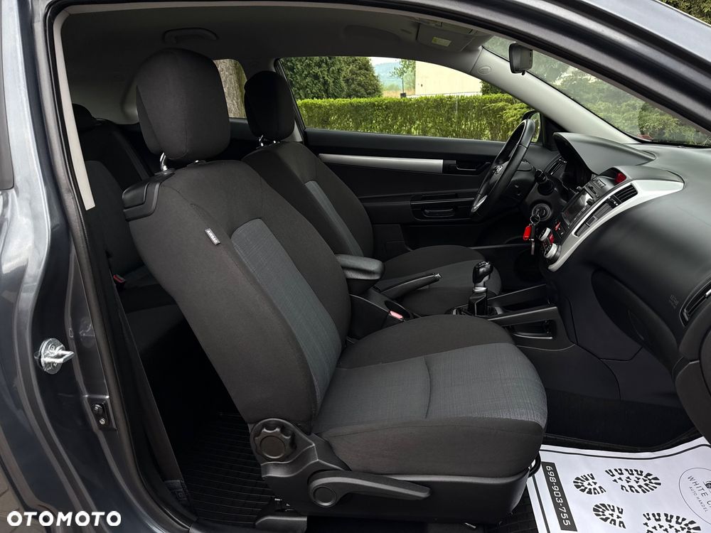 Kia Ceed 1.4 CVVT Dream Team Edition - 33