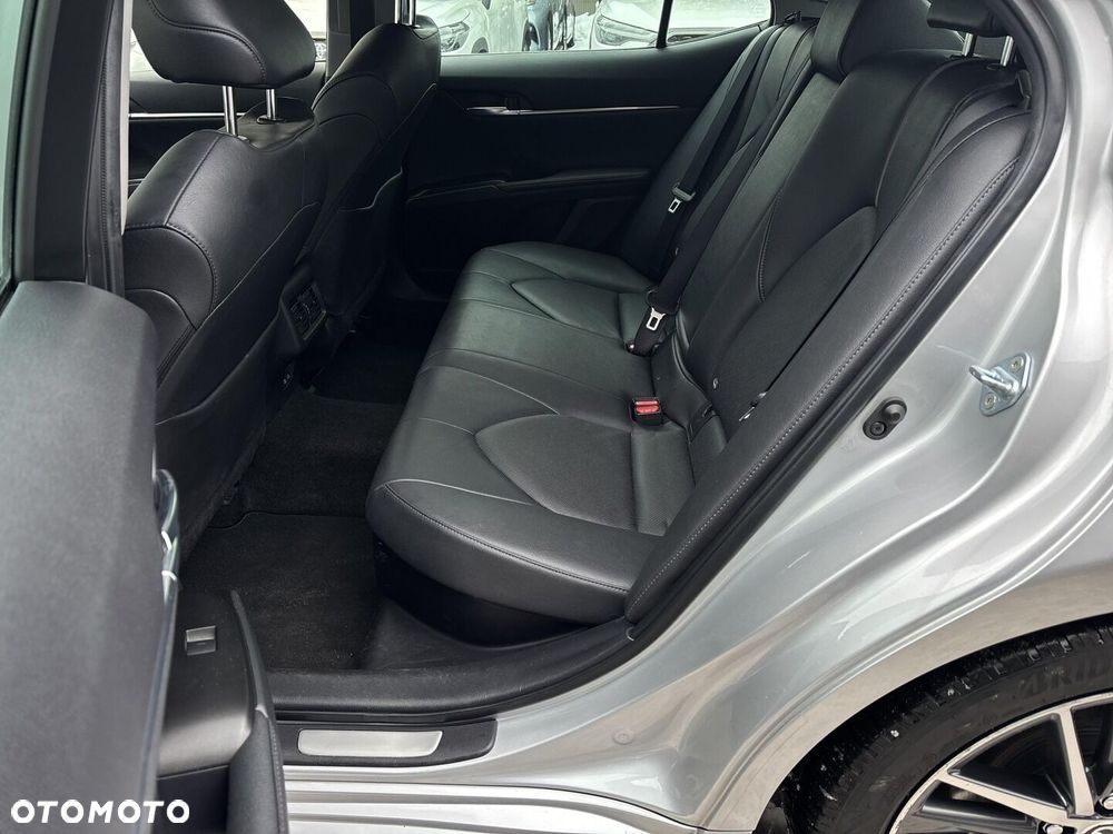 Toyota Camry 2.5 Hybrid Executive CVT - 14