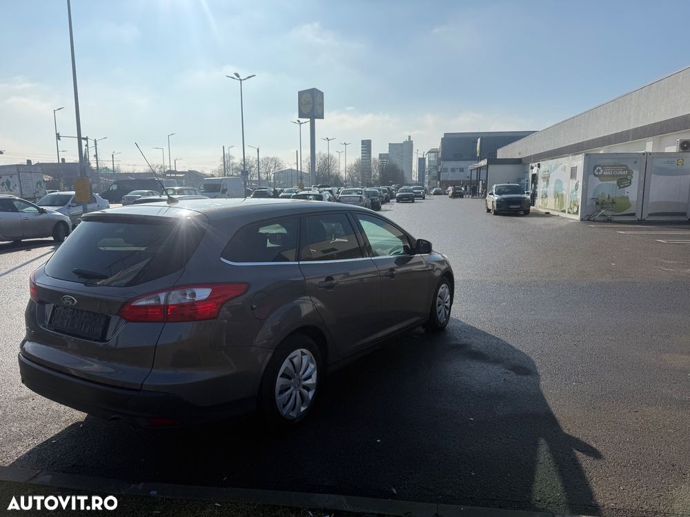 Ford Focus 2.0 TDCI DPF Powershift Titanium - 3