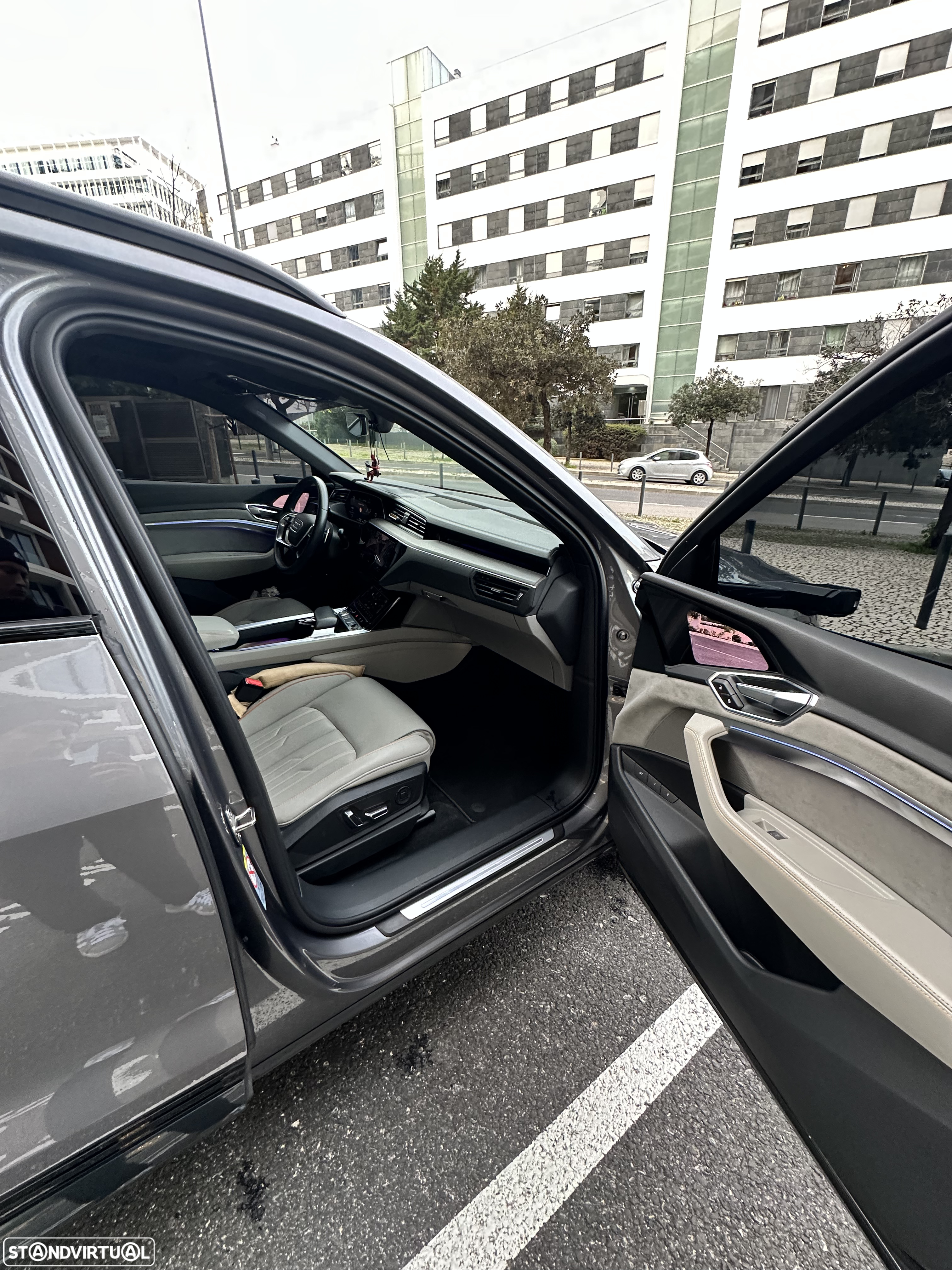 Audi e-tron 55 quattro S line - 41