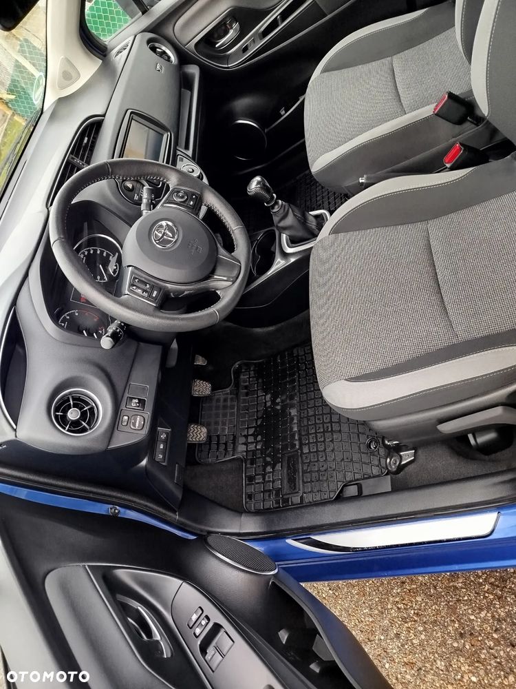 Toyota Yaris 1.5 20th Anniversary - 17