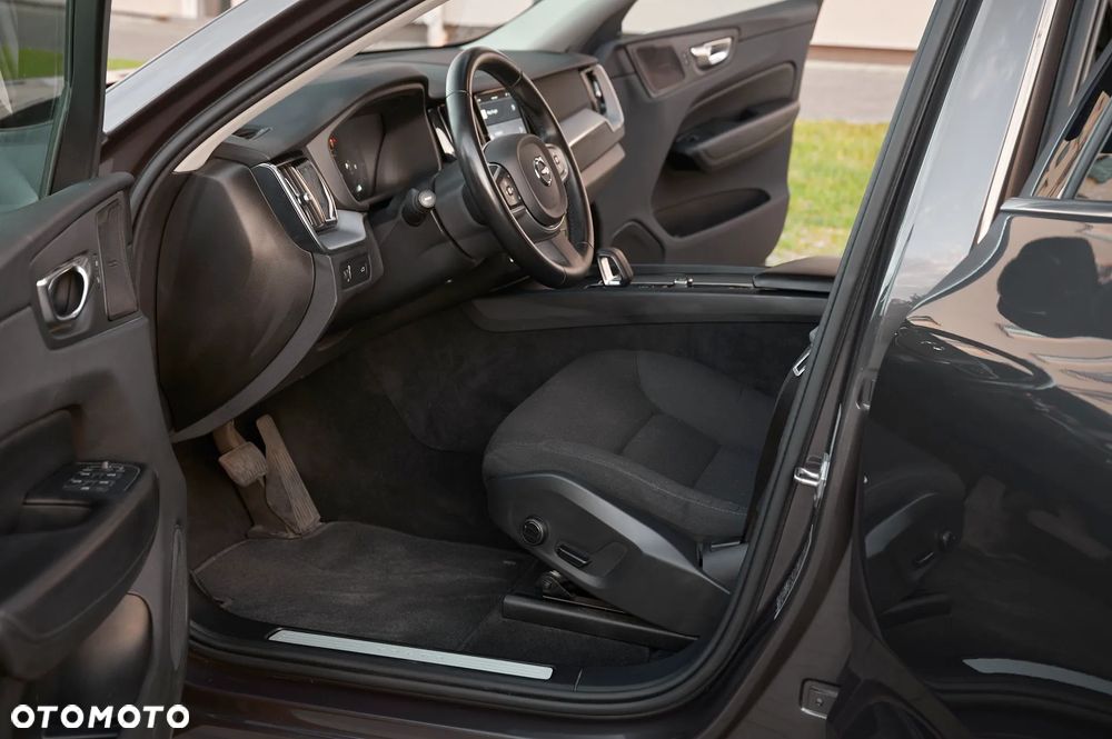 Volvo XC 60 B4 D Geartronic Momentum Pro - 20