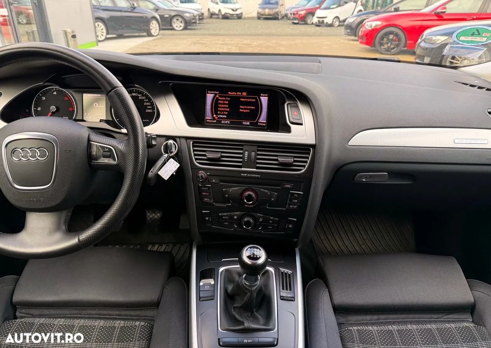 Audi A4 Avant 2.0 TDI DPF quattro Ambiente - 8