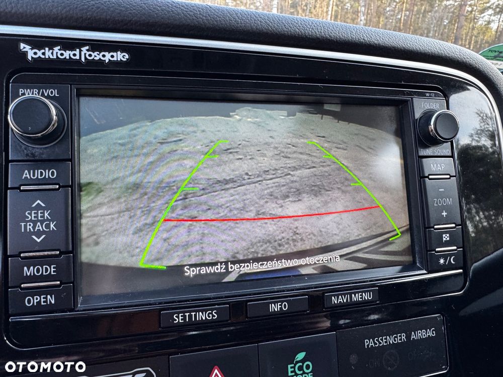 Mitsubishi Outlander 2.0 4WD Top - 18