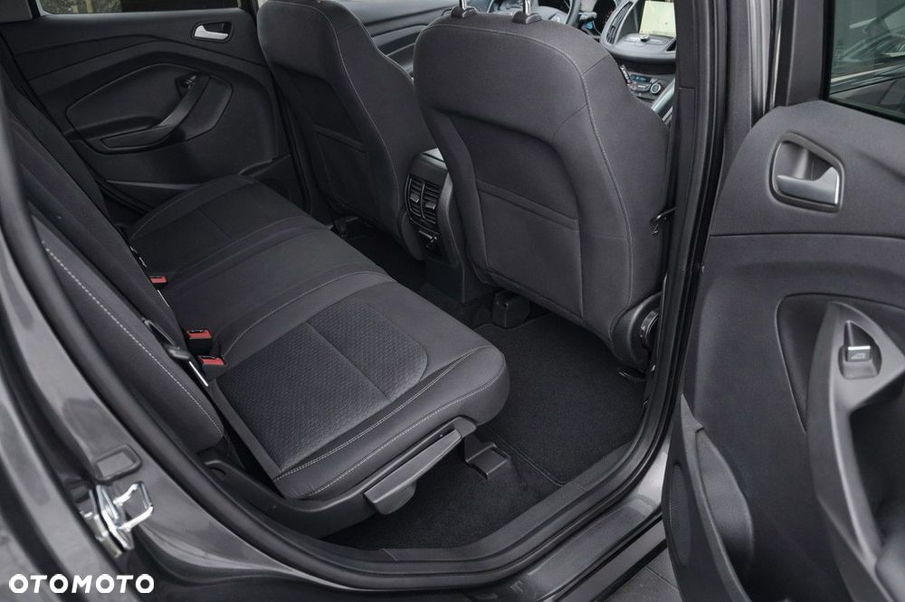 Ford Kuga - 12