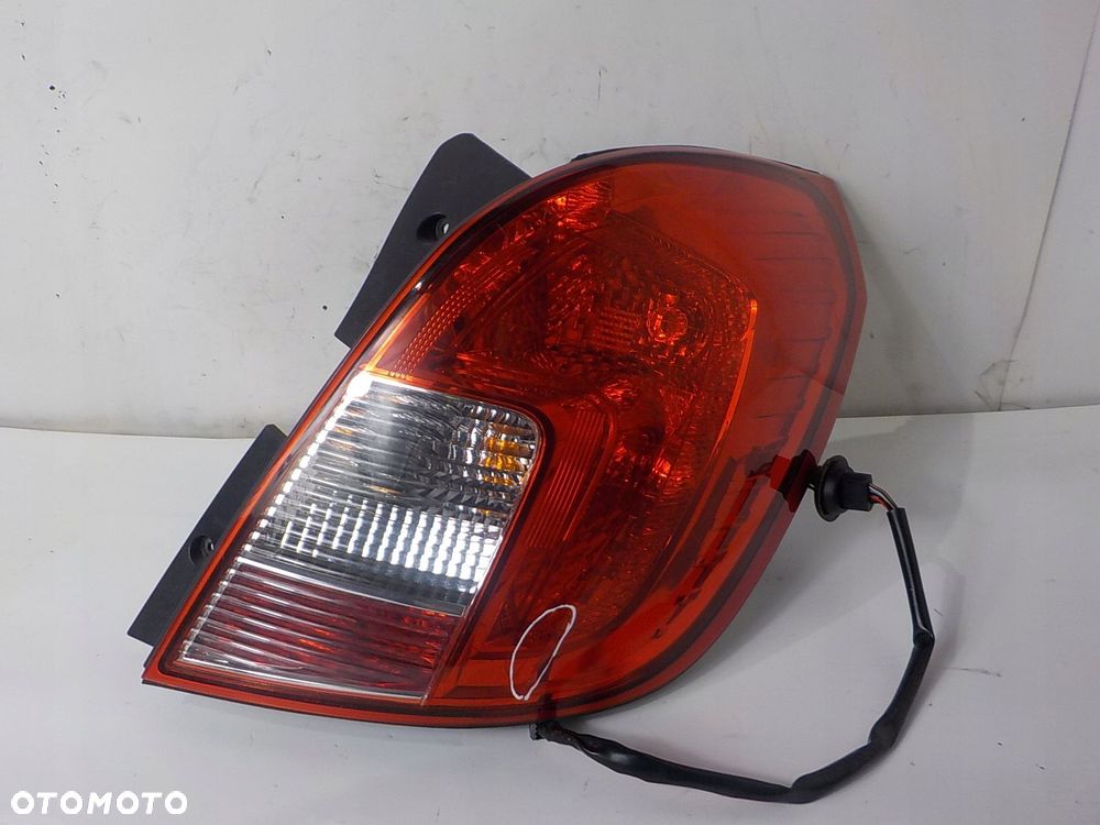 OPEL ANTARA LIFT LAMPA PRAWA TYŁ TYLNA - 1